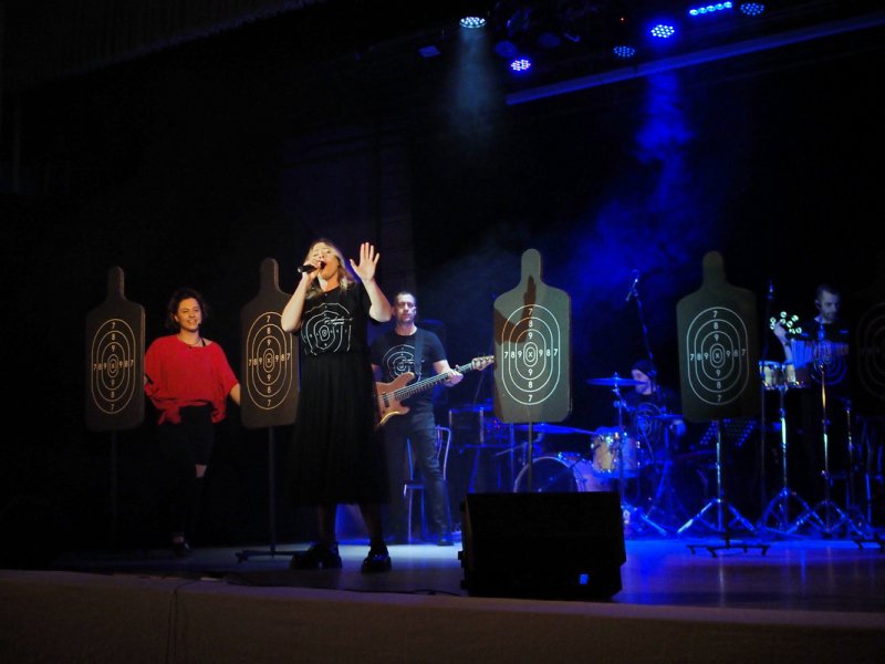Члены Общественного совета при УМВД России по Пензенской области организовали для мариупольцев театральный подарок